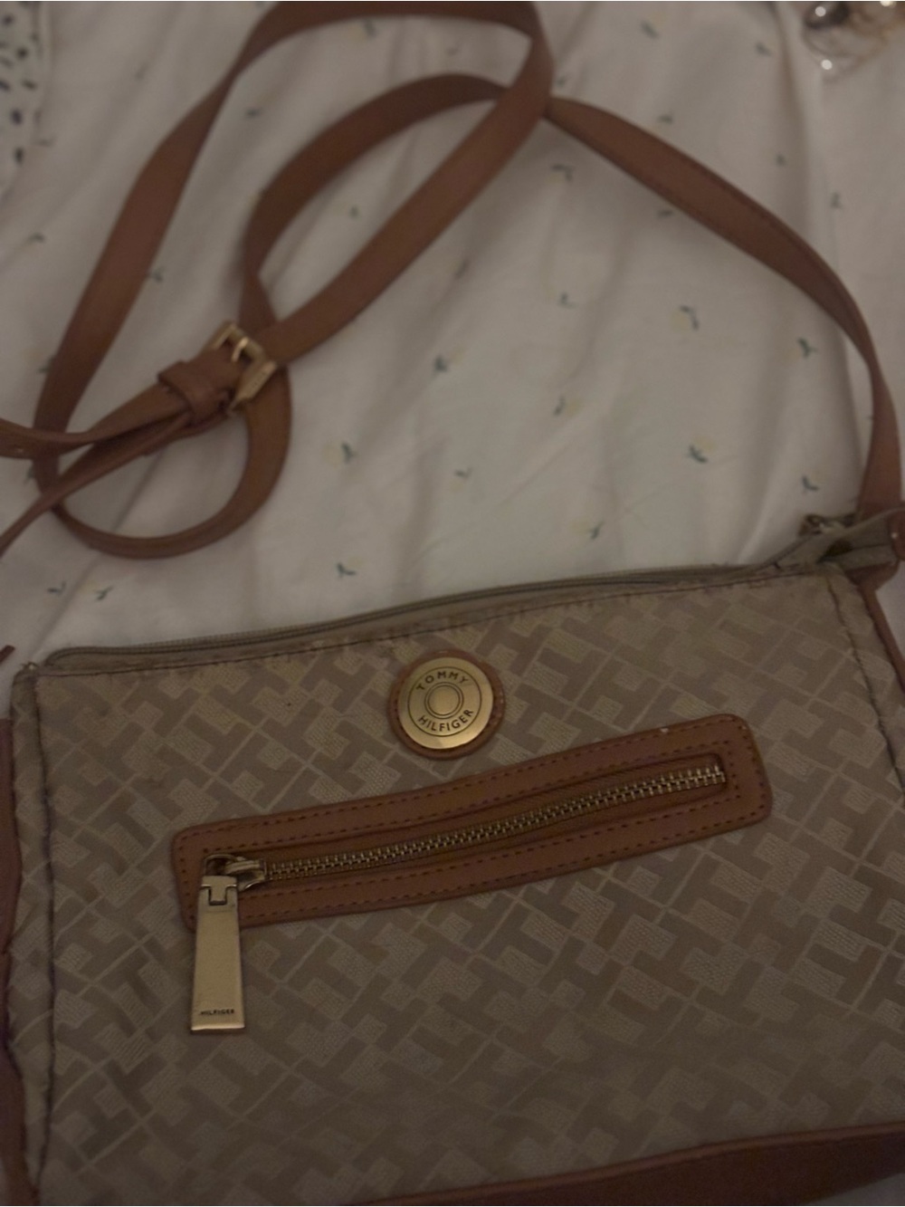 Tommy Hilfiger Beige Crossbody Bag with Tan Trim